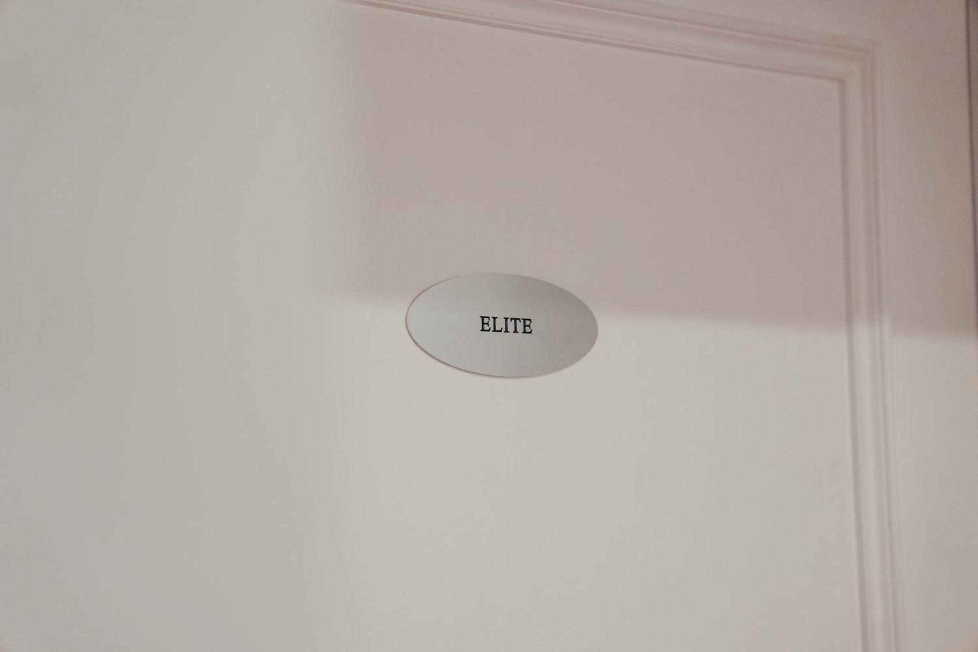 Hotel Casino Elite Quievrain Bagian luar foto
